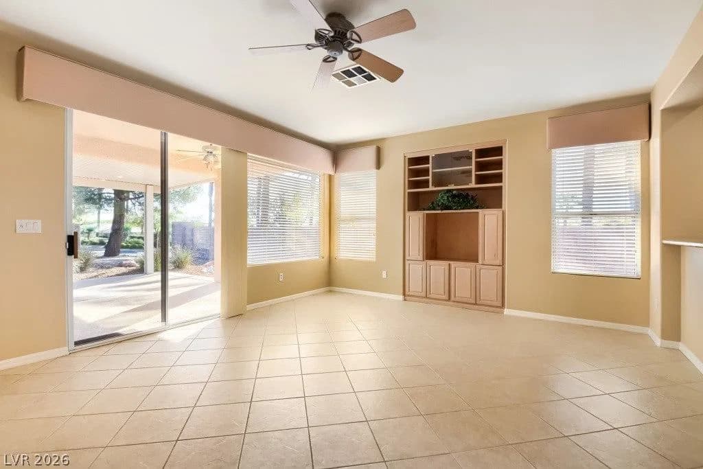 10430 Mandarino Avenue photo 5