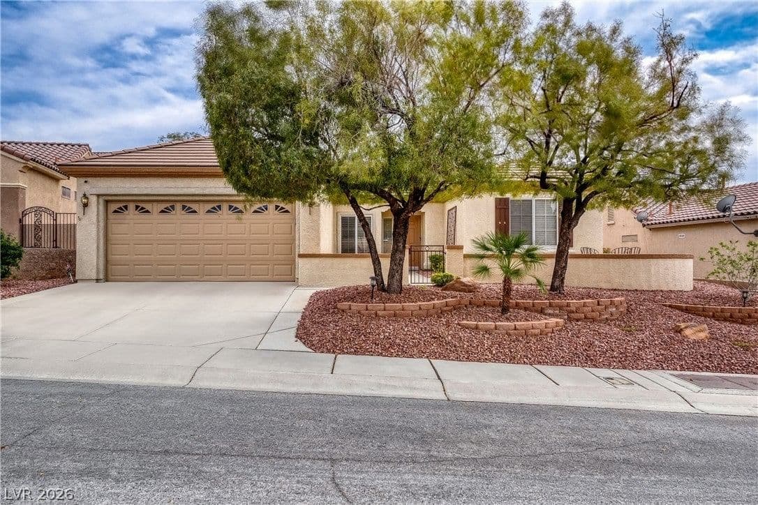 1684 Wellington Springs Avenue photo 2