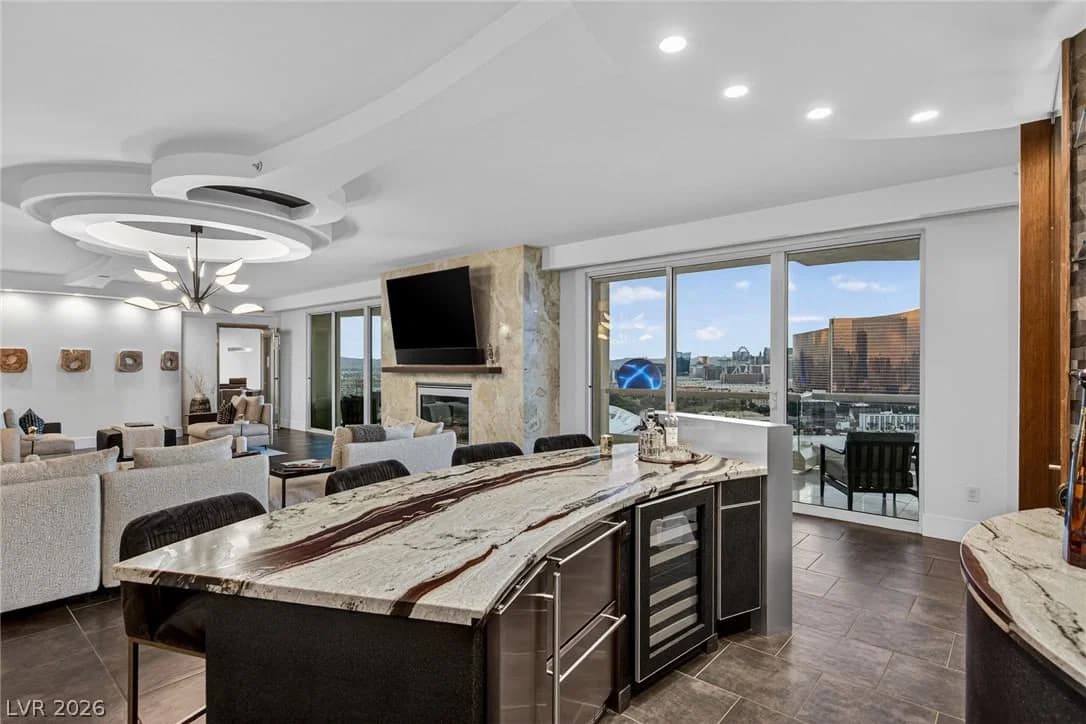2747 Paradise Road photo 2