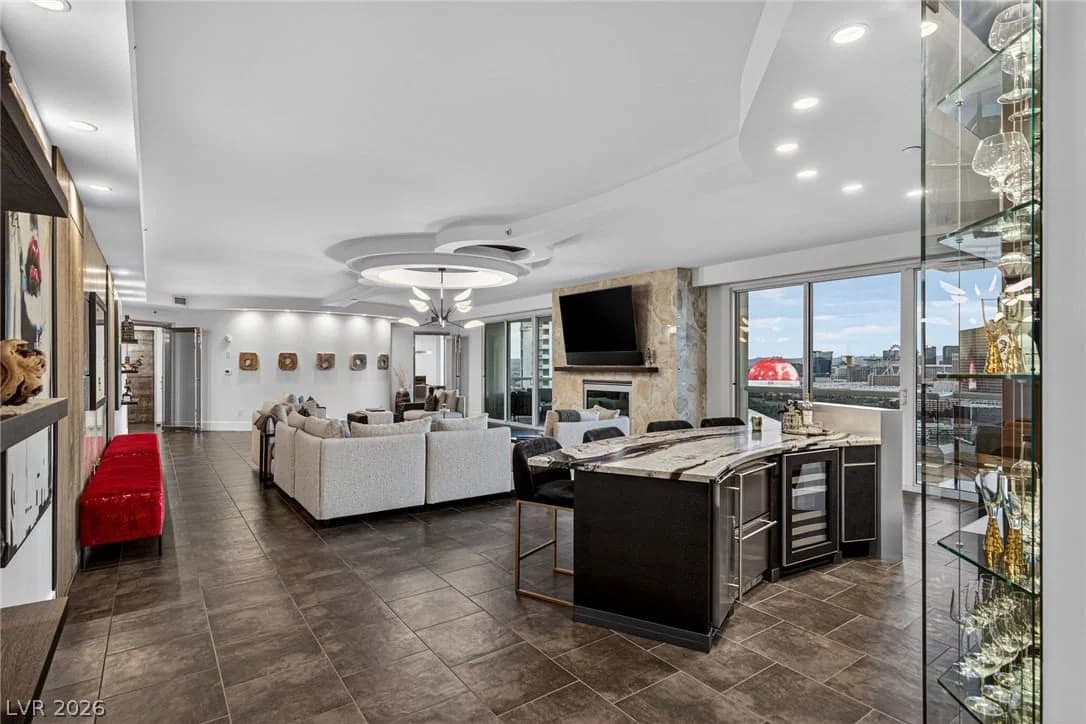 2747 Paradise Road photo 4