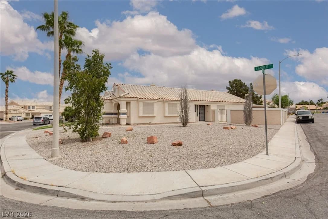 352 Lander Drive photo 4