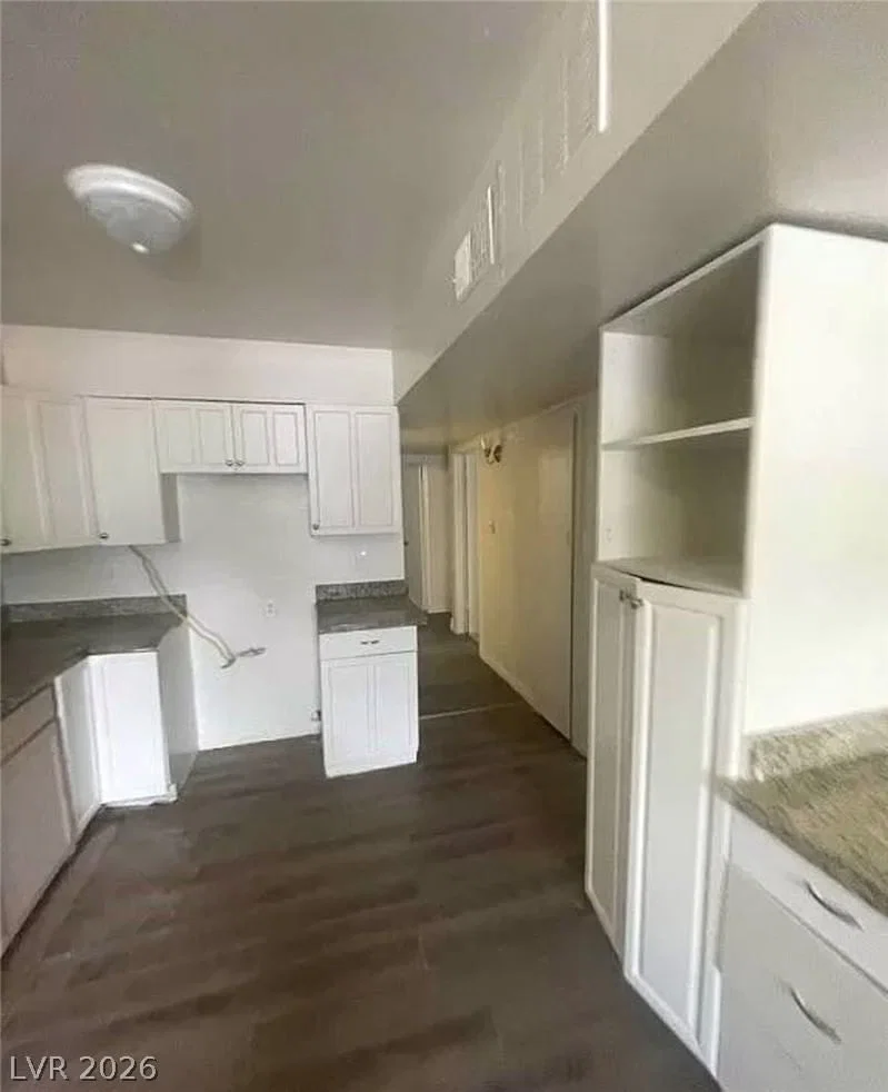 5128 FORREST HILLS Lane photo 4