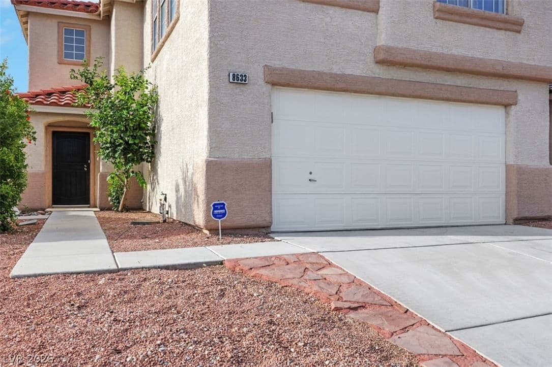 8633 Majestic Pine Avenue photo 4