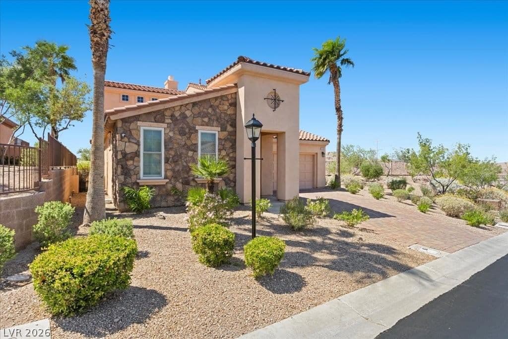 1195 Calcione Drive photo 4