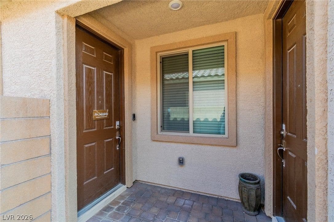 5724 Saltrock Grove Street photo 2