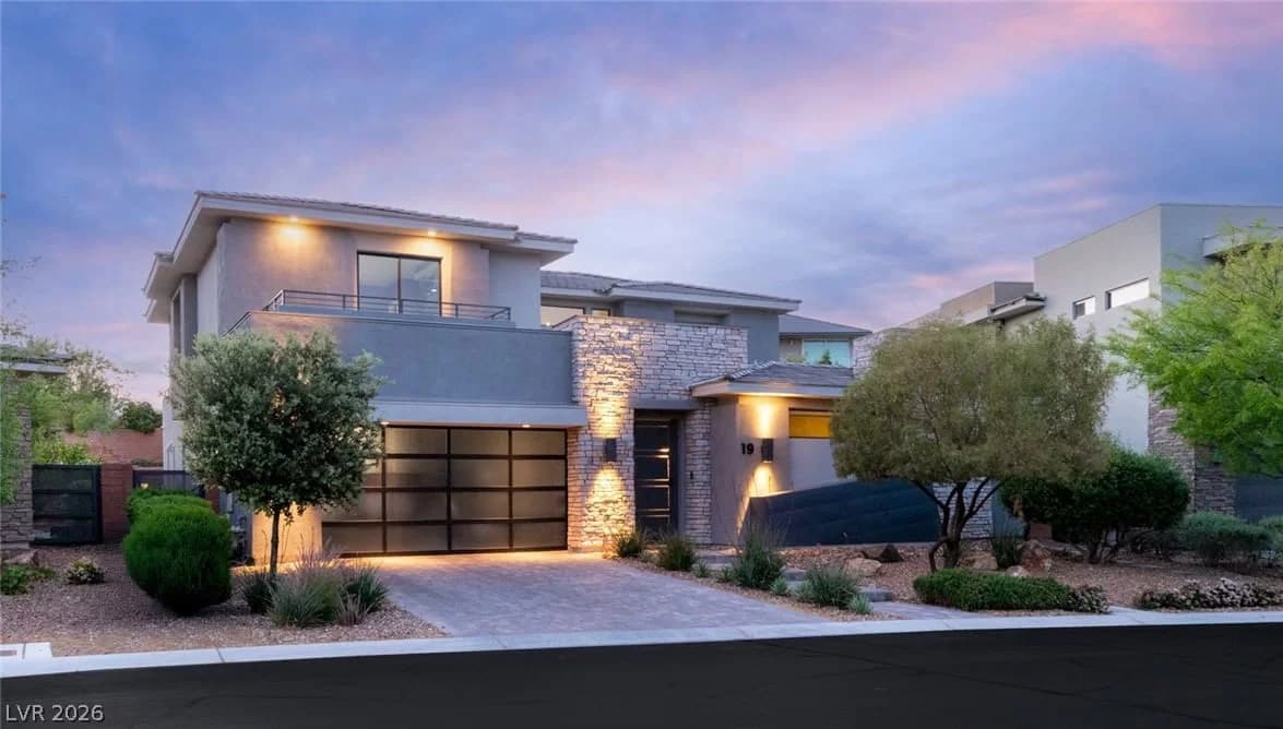 19 MOONFIRE Drive photo 3