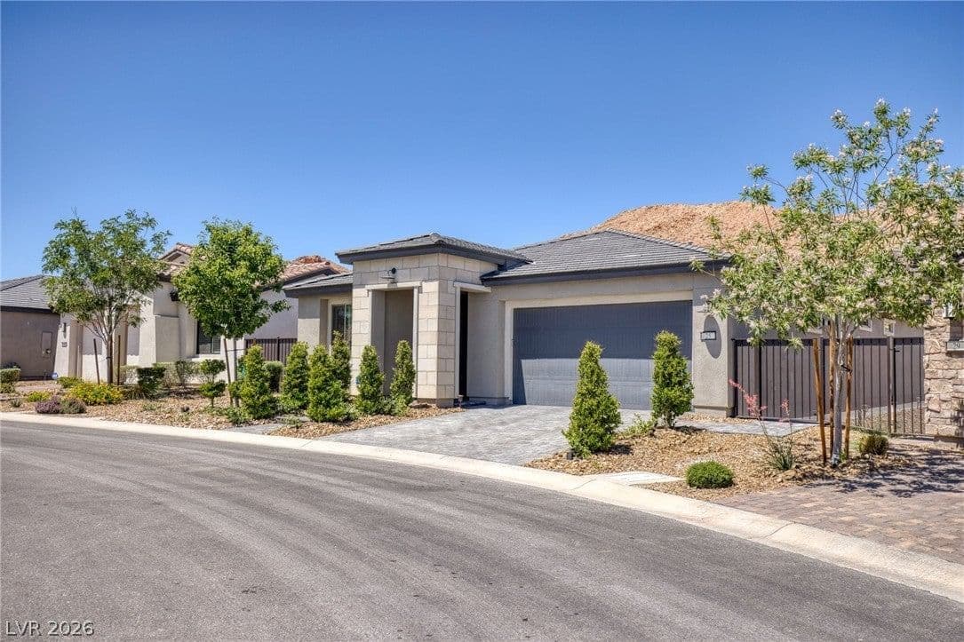 25 RED CREEK BLUFF Street