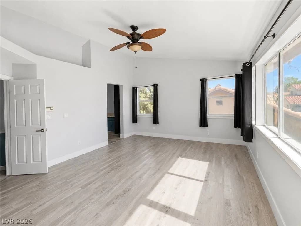 5009 Forest Oaks Drive photo 3