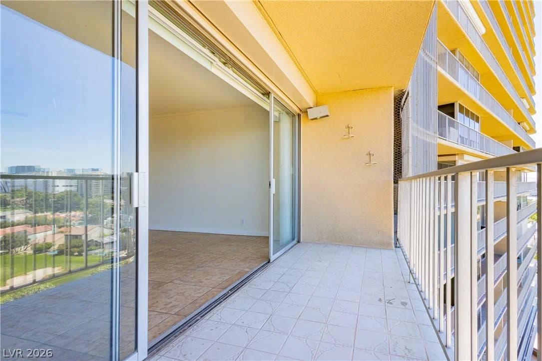 3111 Bel Air Drive photo 4