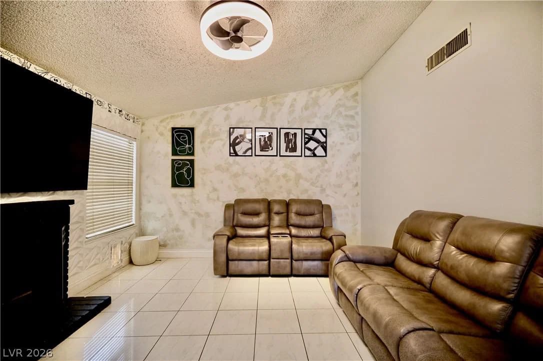6669 Pleasant Plains Way photo 4