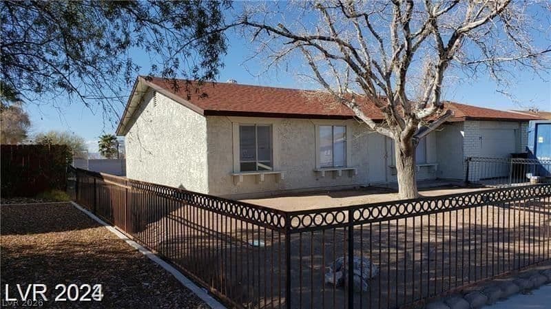 915 MAJOR Avenue photo 3