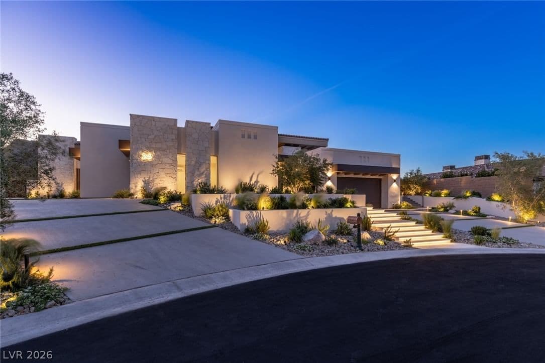 24 Pebble Hills Court photo 2