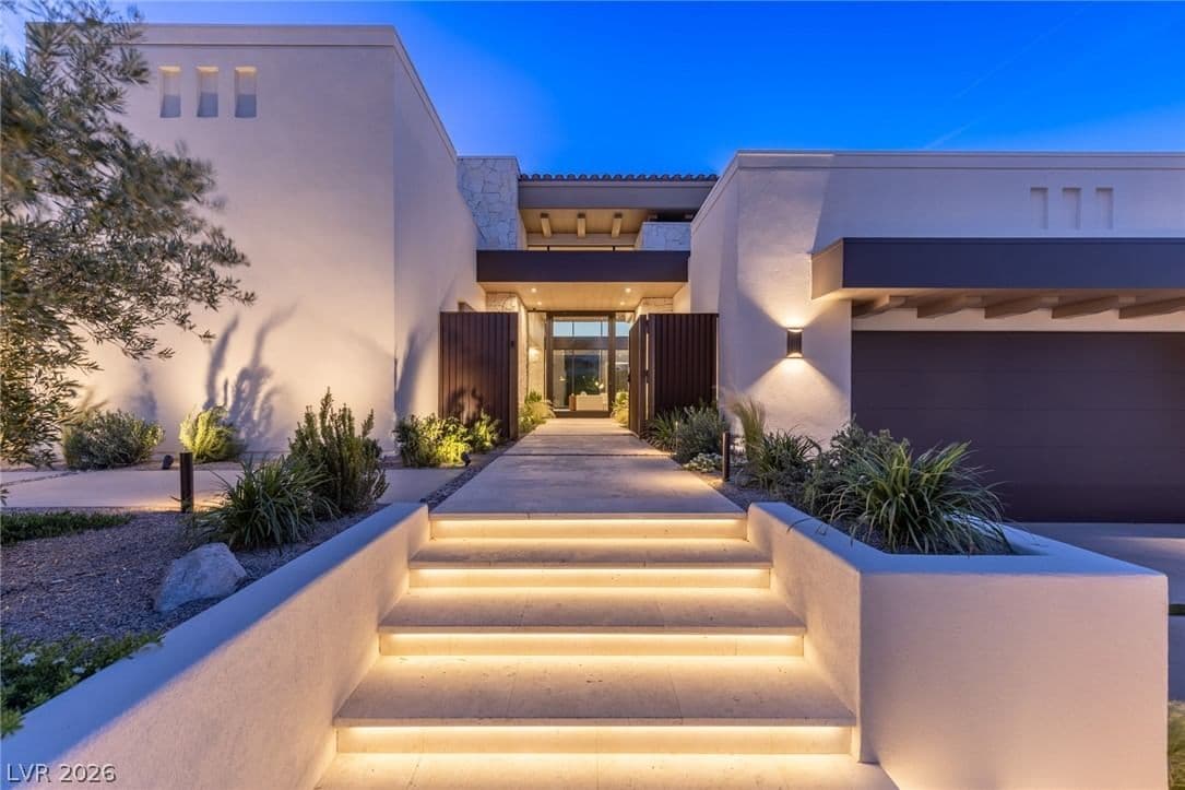 24 Pebble Hills Court photo 3
