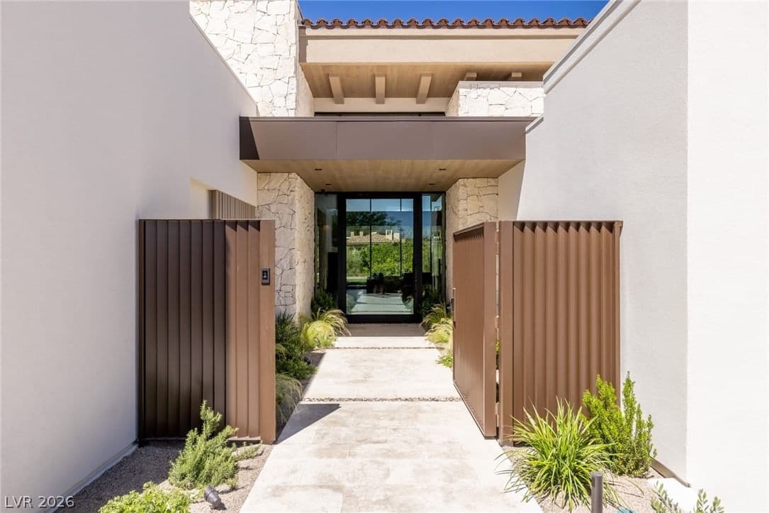 24 Pebble Hills Court photo 5