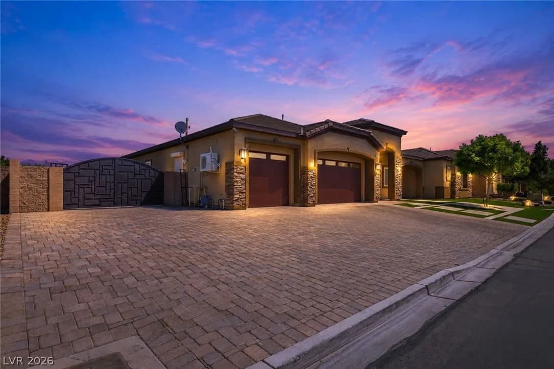 3922 Jacob Lake Circle photo 2