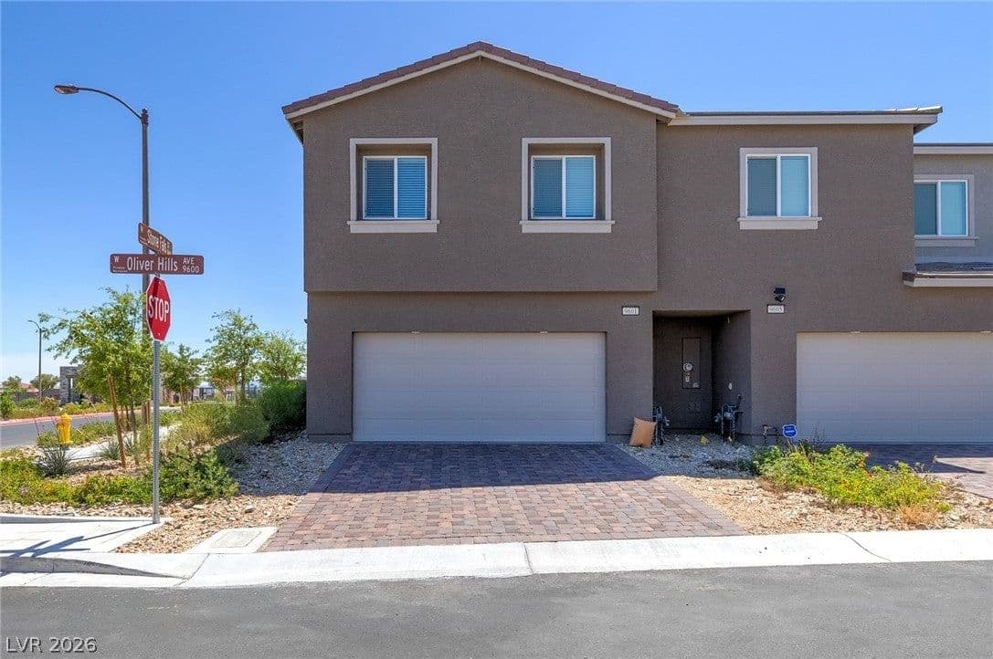 9601 Oliver Hills Avenue photo 2