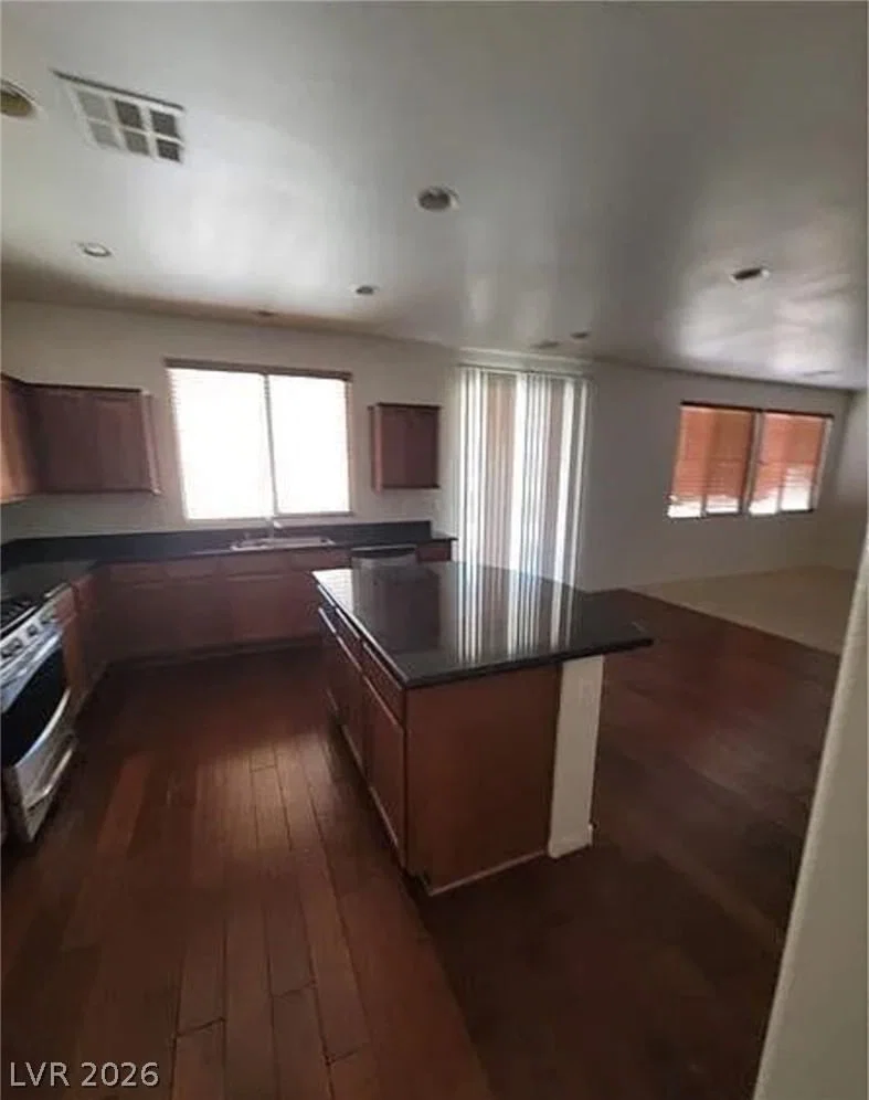 6647 Brooklyn Heights Street photo 4