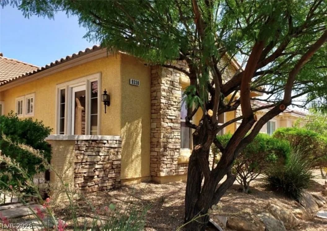 9338 Wilderness Glen Avenue photo 4