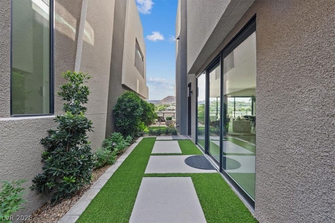 40 Heron Harbour Drive photo 3