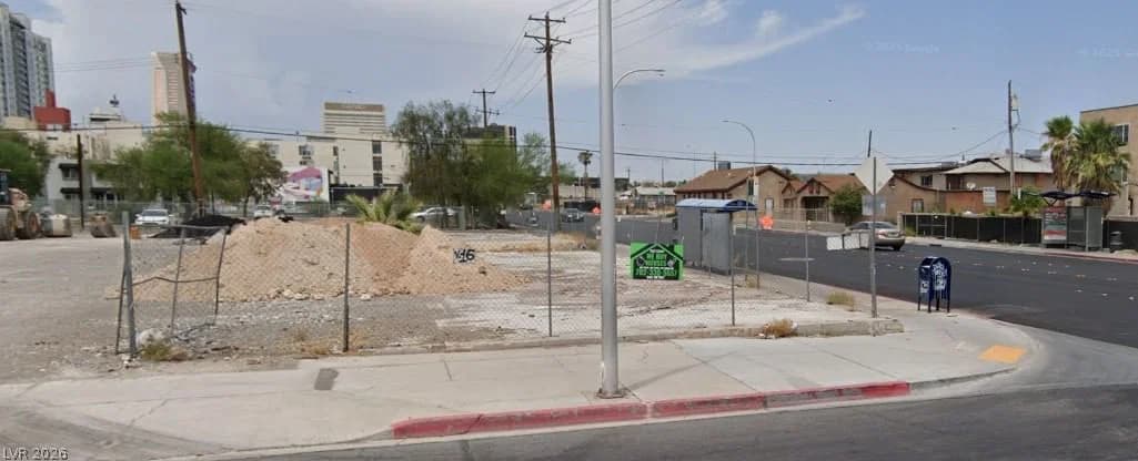 222 10th Street photo 3