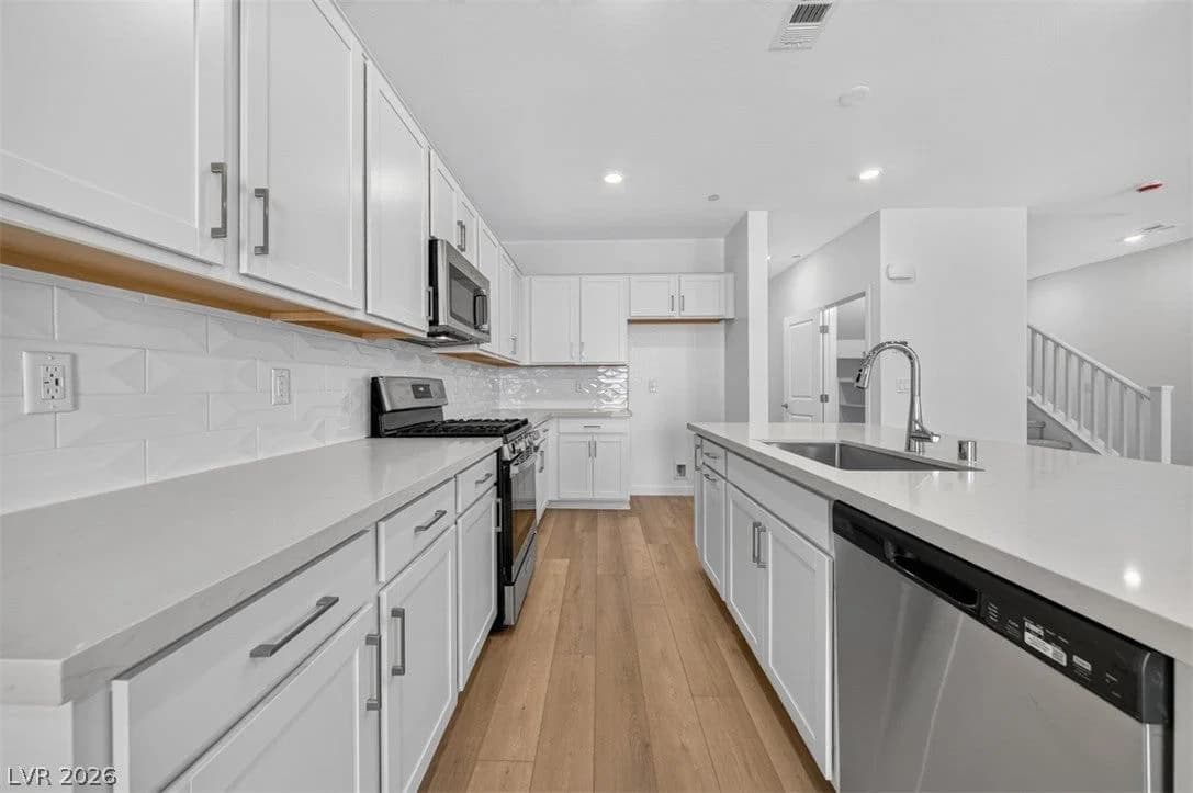 661 Semitone Lane photo 5