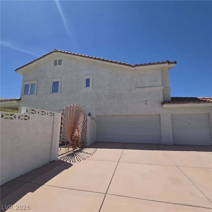 4755 Grand Canyon Drive photo 2