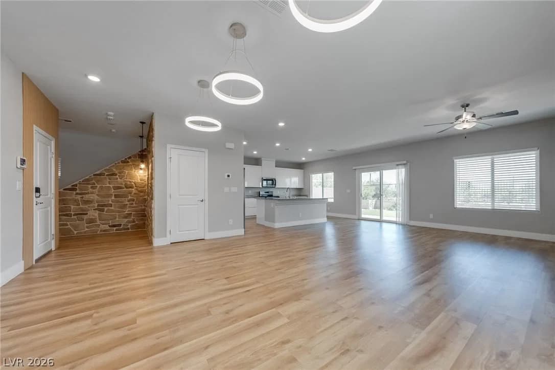 4528 Pointleaf Street photo 4