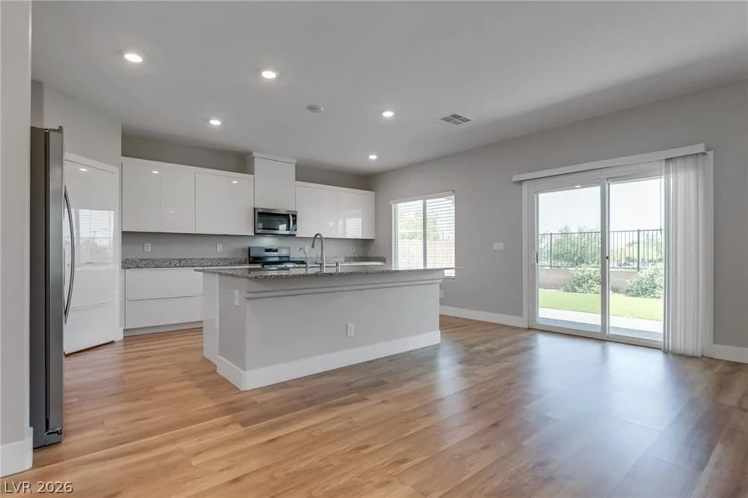 4528 Pointleaf Street photo 5