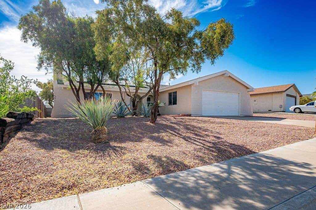 620 Hidden Valley Drive photo 3