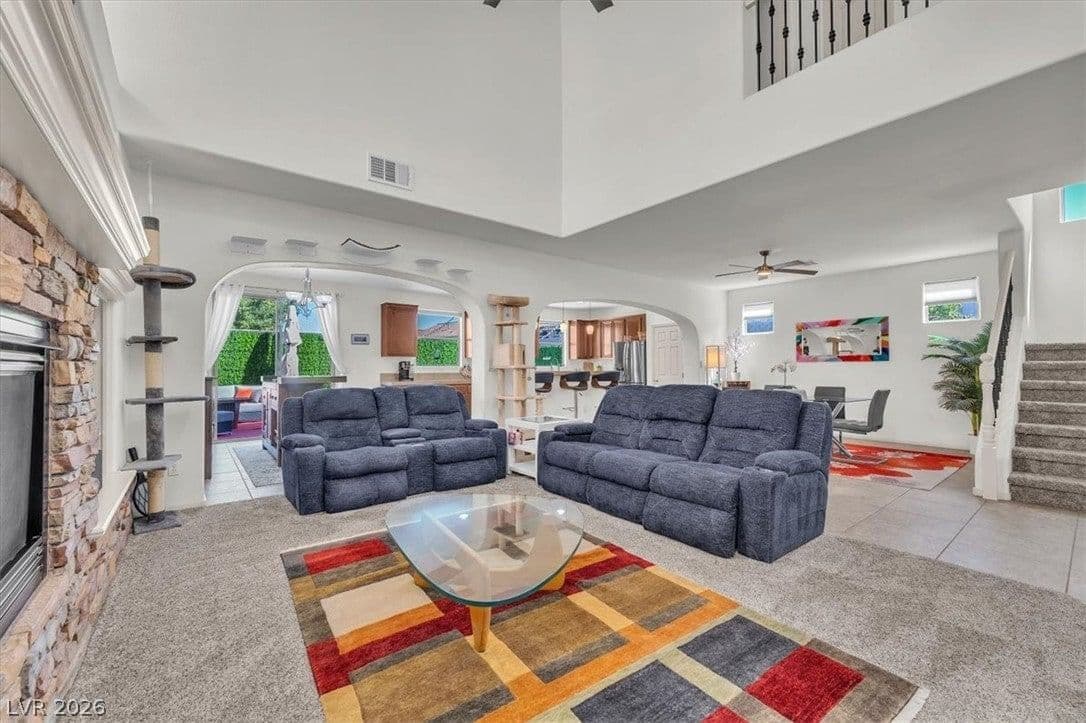 1612 Yellow Tulip Place photo 4