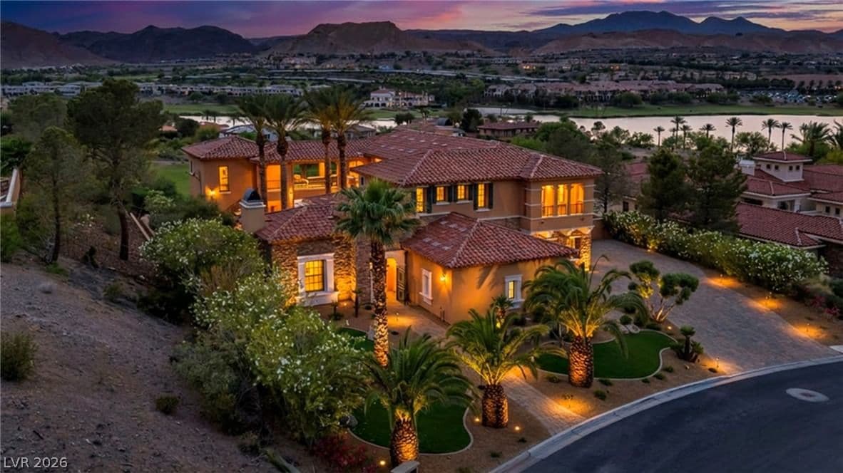 7 Costa Del Sol Court