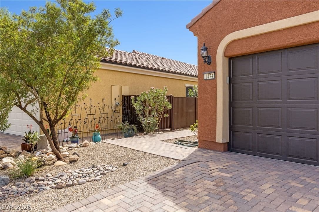 1434 Moonrise Court photo 5