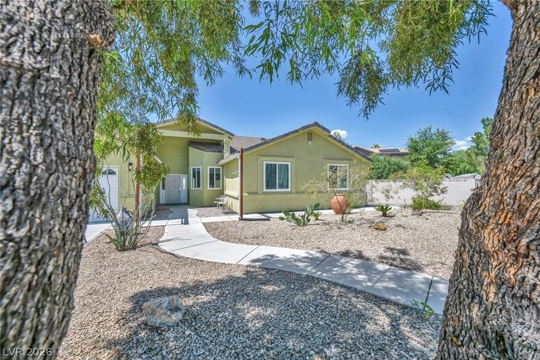 3925 Quadrel Street photo 4
