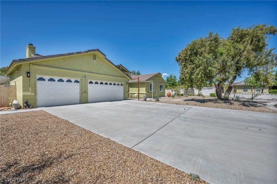 3925 Quadrel Street photo 3