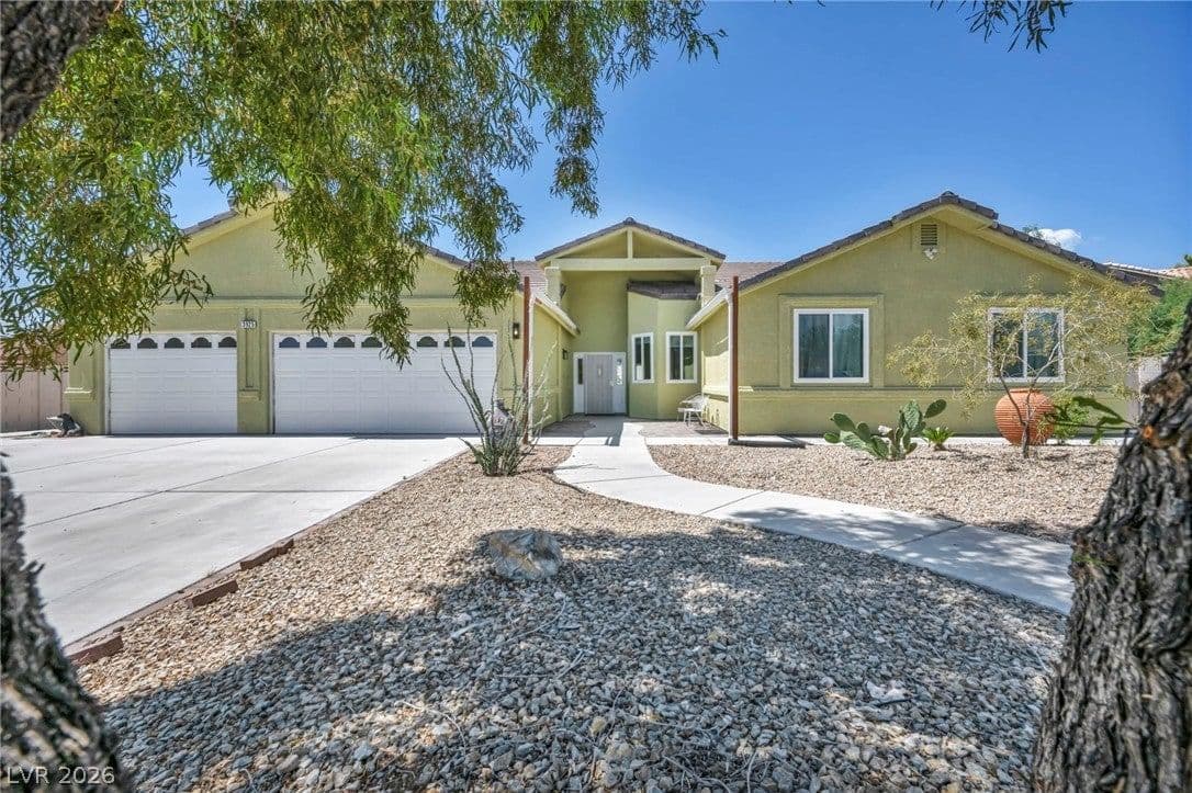 3925 Quadrel Street photo 2