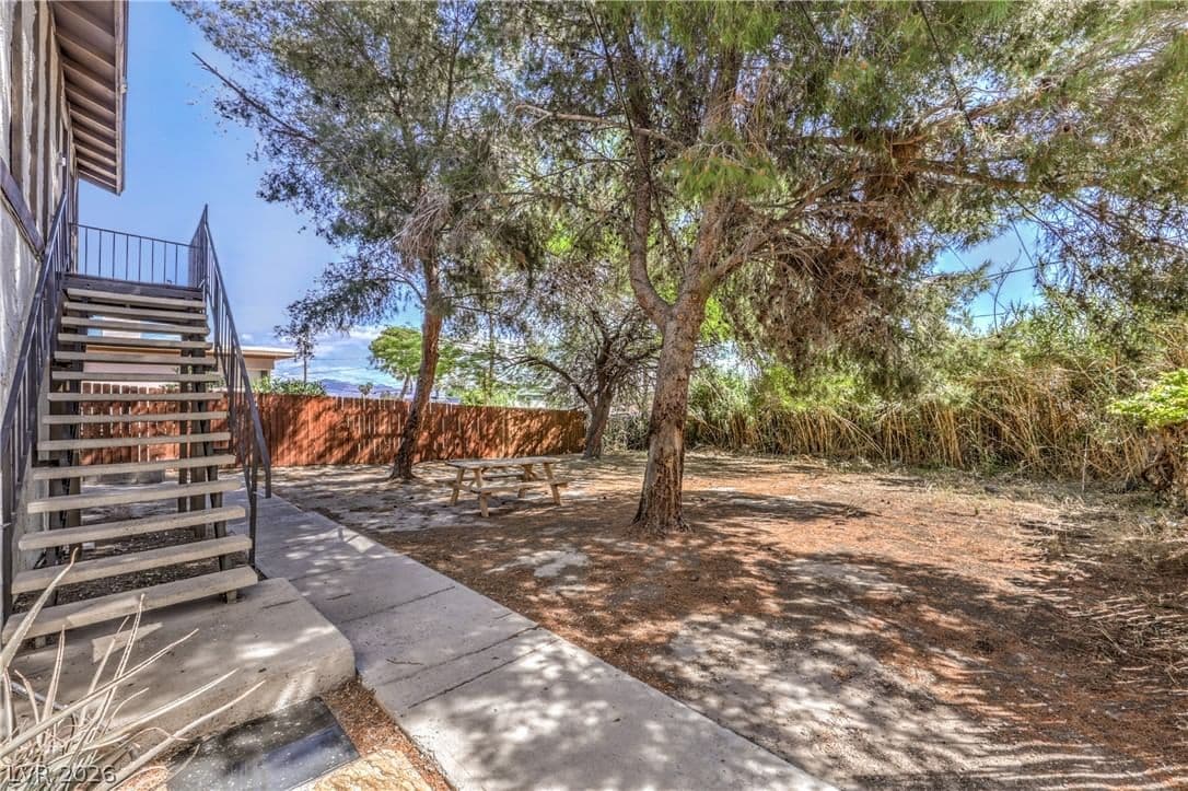 376 15th Street photo 4