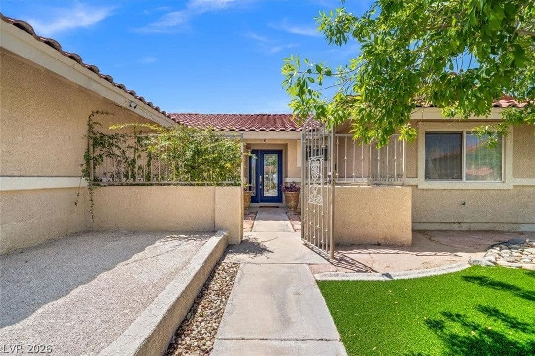 1512 Padova Drive photo 3