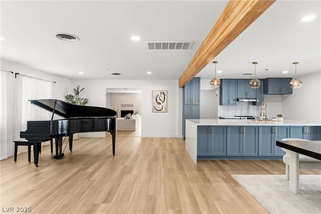 2106 Oakey Boulevard photo 4