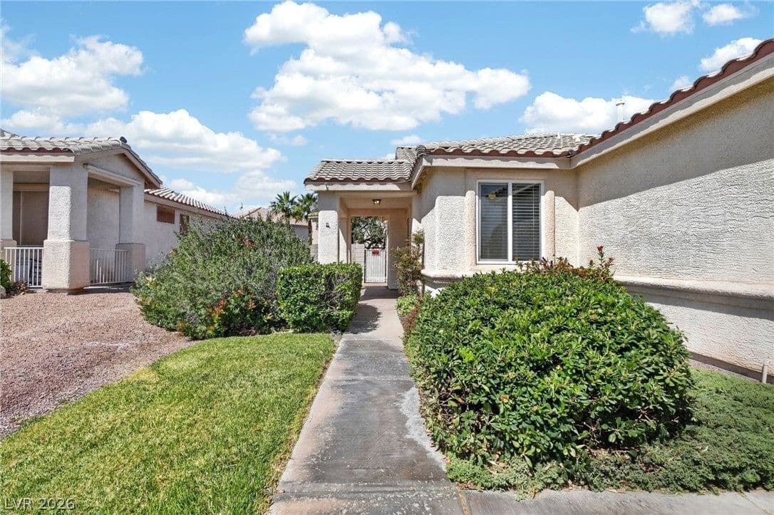 261 Ventana Heights Street photo 4