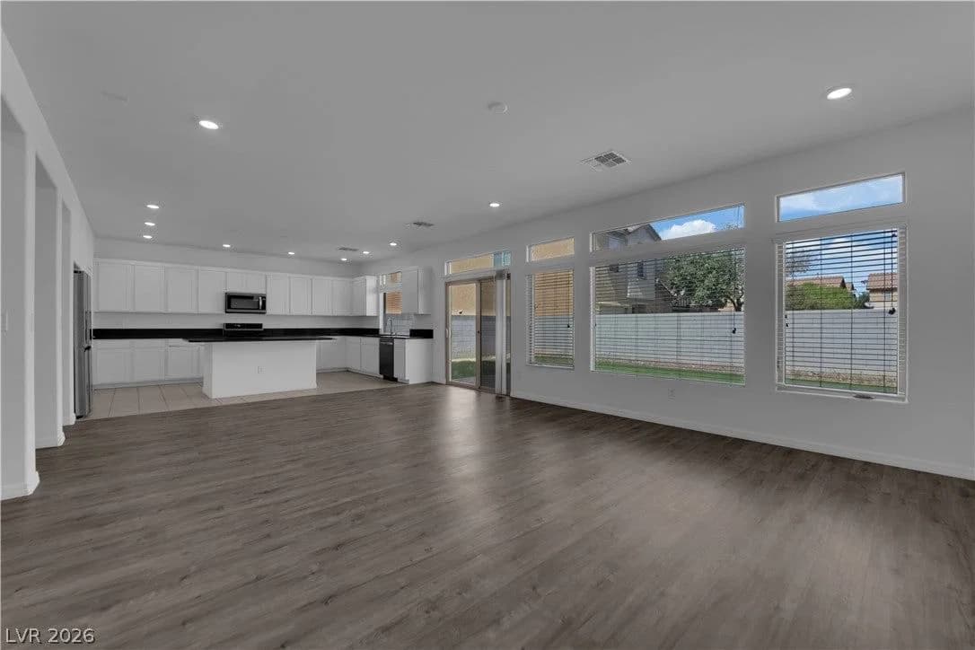 650 Steep Canyon Avenue photo 5