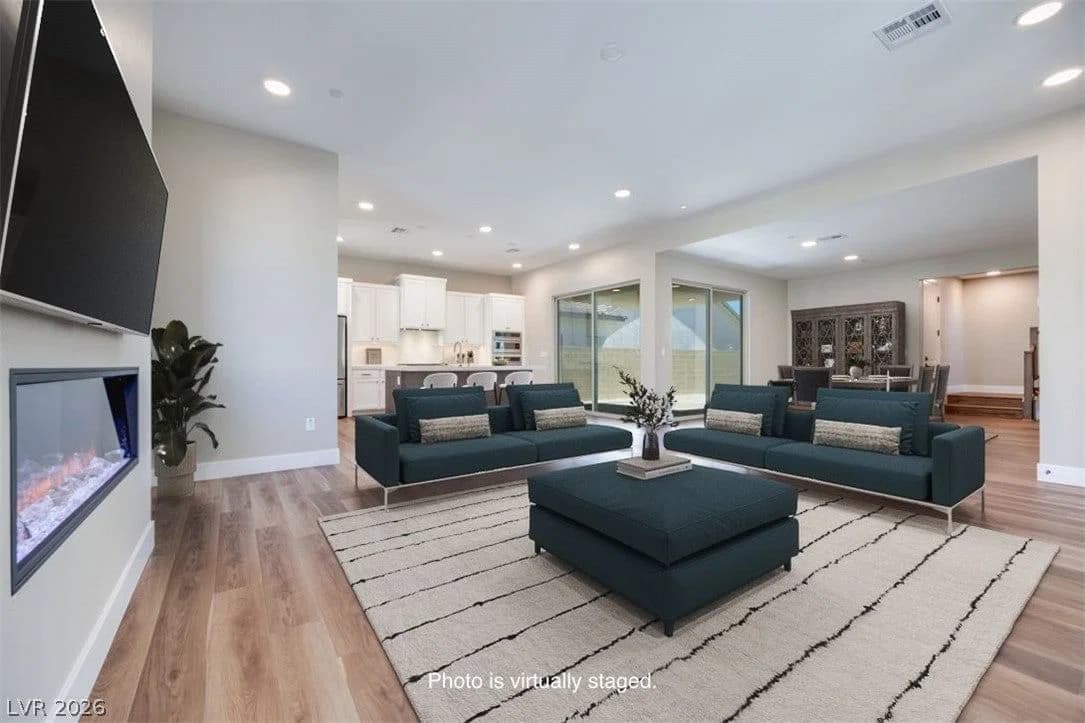 1081 Soaring Sage Avenue photo 2