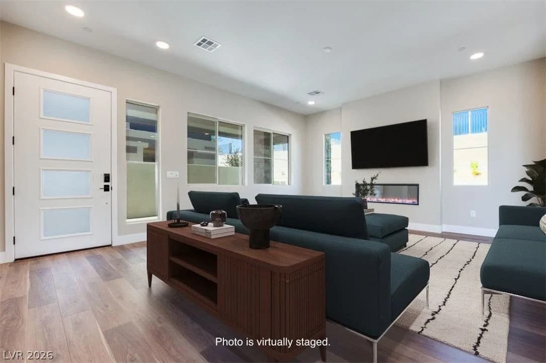 1081 Soaring Sage Avenue photo 3