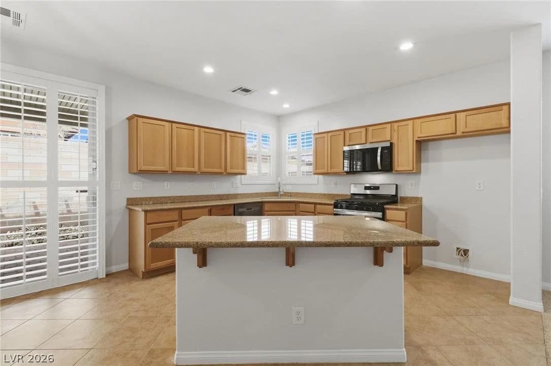 1009 Via Canale Drive photo 5
