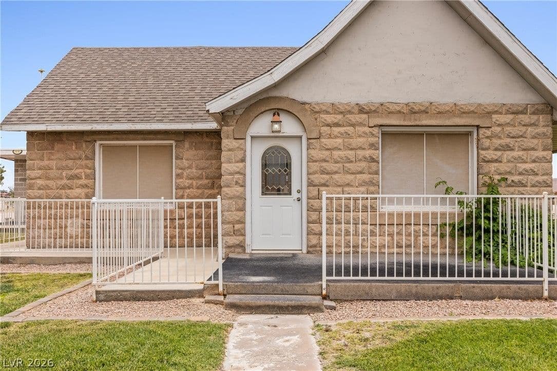 1665 Whipple Avenue photo 2