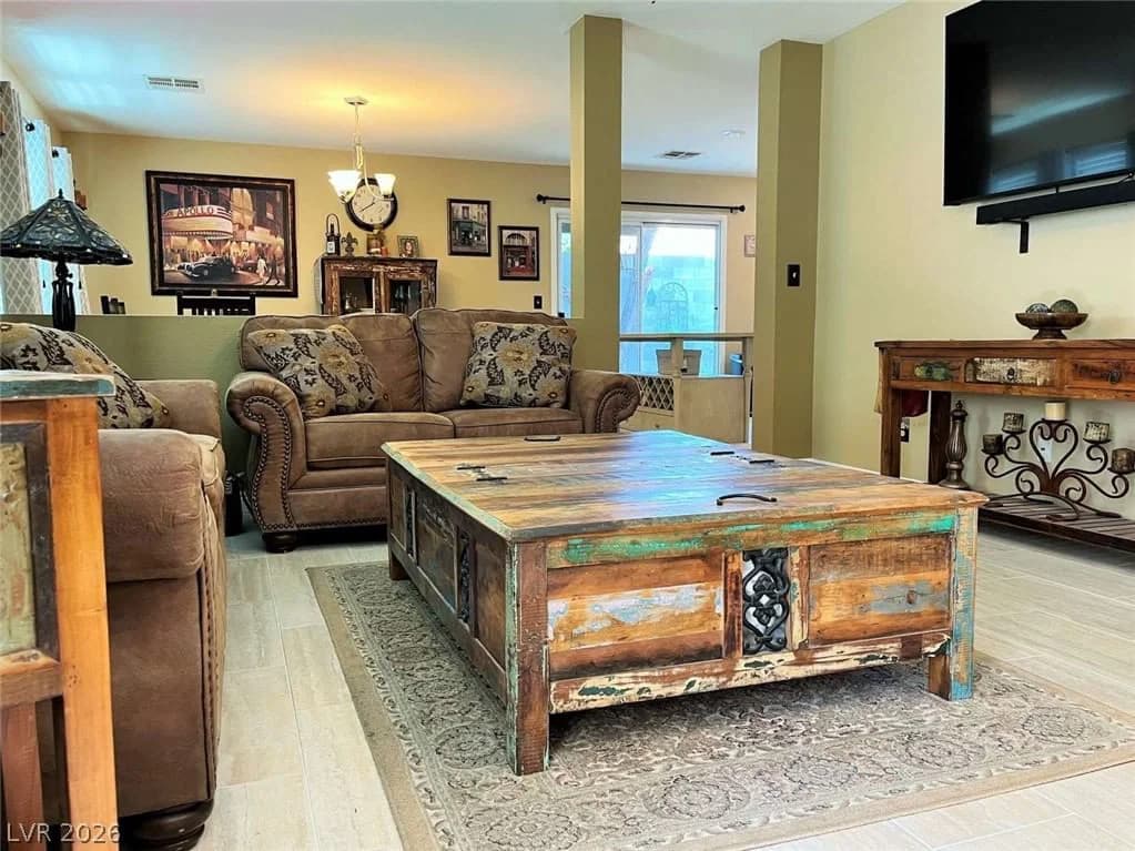 1121 Majestic Canyon Street photo 2