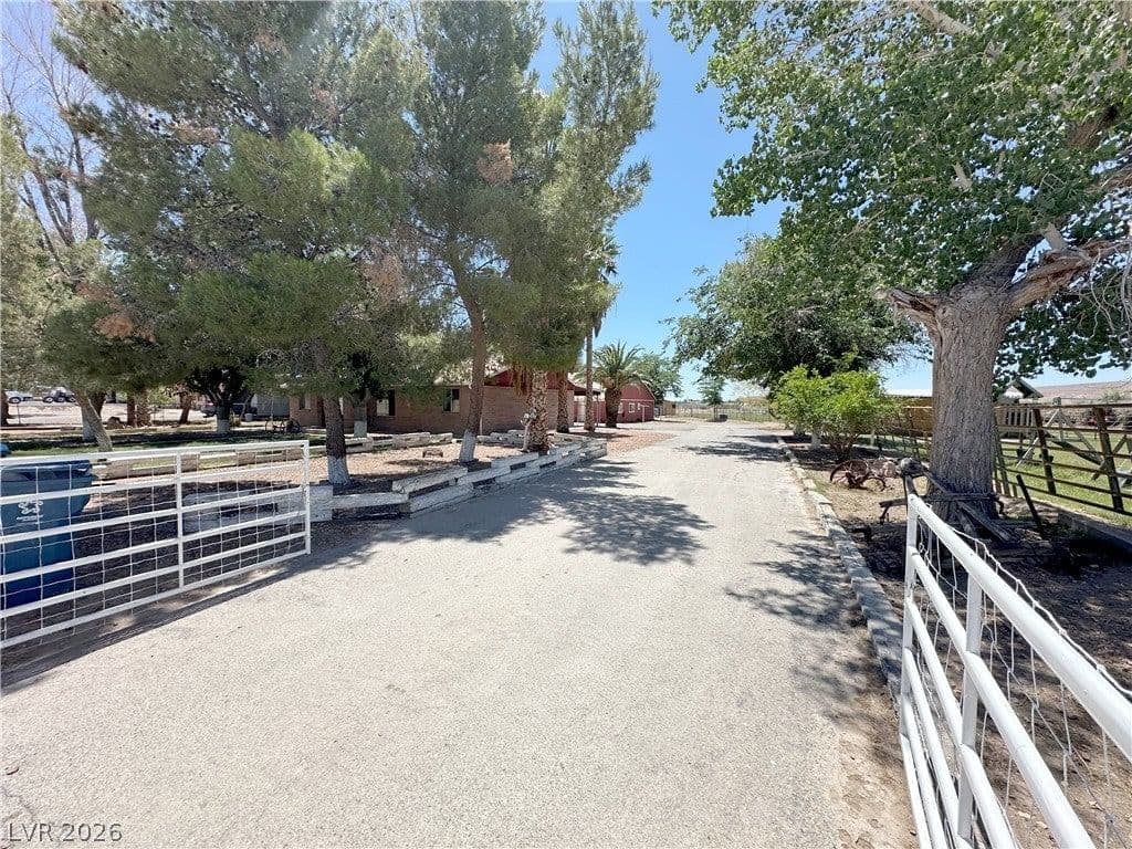 2025 Whipple Avenue photo 4