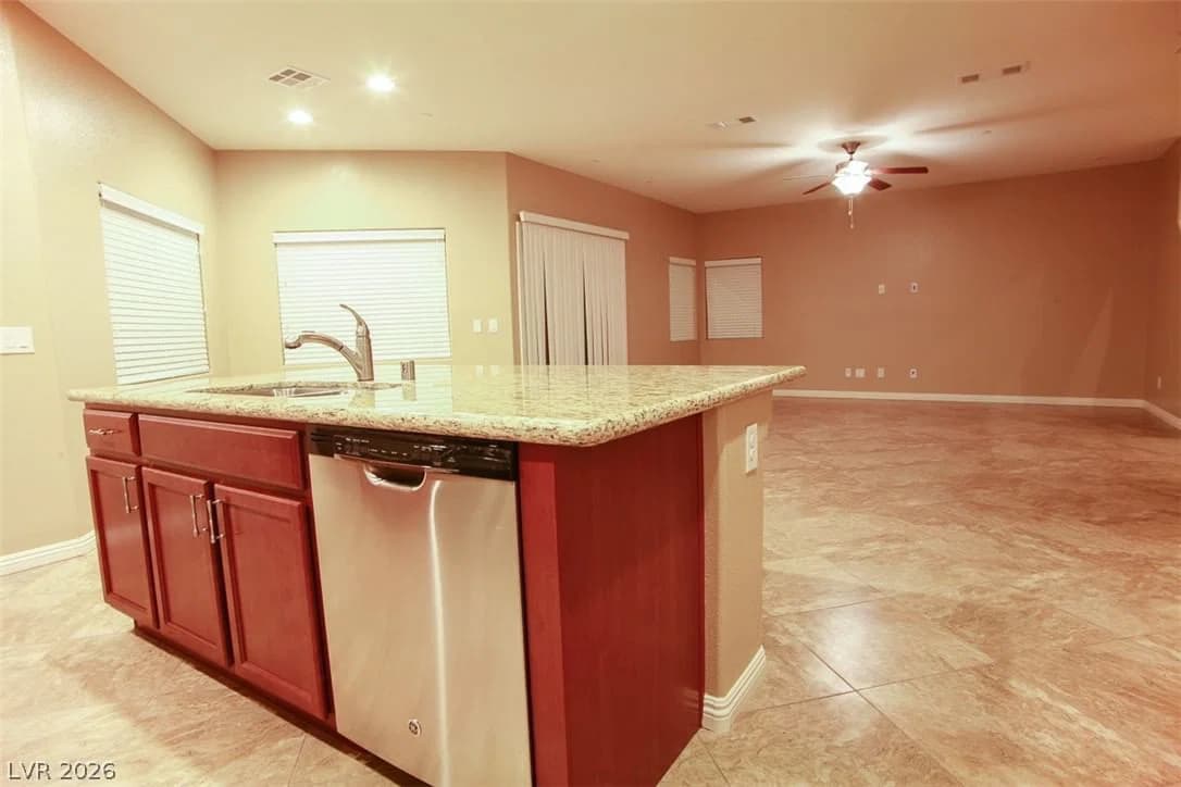 816 Applecross Avenue photo 5