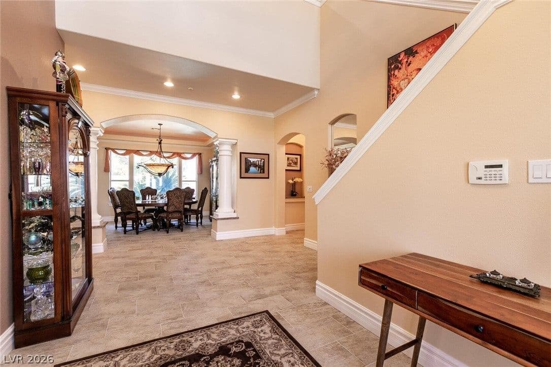 7718 Willow Cove Circle photo 4