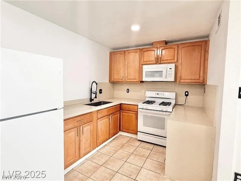 3209 El Morro Avenue photo 2