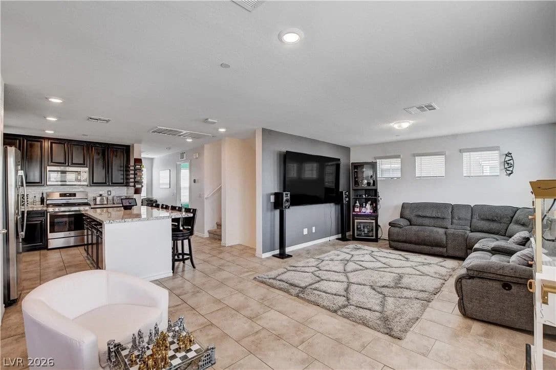 105 Campbelltown Avenue photo 5